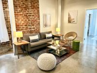 Warehouse District Intimate One Bedroom - B&B New Orleans