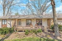 Cozy Bike-In & Out Retreat - Fire Pit Pet Friendly - B&B Bella Vista