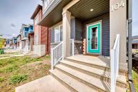 Cozyhub Vacation Rental Calgary-3Bedroom with AC - Bed and Breakfast Calgary