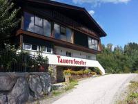 Apartment in Neukirchen with a balcony - B&B Neukirchen am Großvenediger