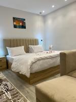 Kamer met Kingsize Bed en Uitzicht op de Bergen