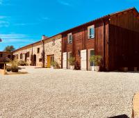 Two Holiday Homes with 6 Bedrooms, Air Con & Private Heated 10x4M Salt Water Pool - 40 Mins from Bergerac - Bed and Breakfast Capdrot