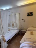 Camera Matrimoniale con Vista Piscina