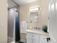 Beach getaway 4min walk to the beach, water views on every floor, boat dock, free parking - B&B Clearwater Beach