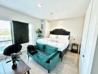 Aqua Loft - B&B Des Moines