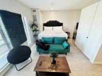 Aqua Loft - B&B Des Moines