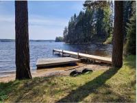 Peaceful villa in nature with own beach - B&B Hindås