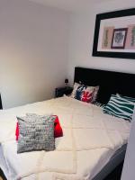 Green Oasis Salwator 70m2 Garden , Private Parking - Bed and Breakfast Krakau