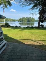 Charming & Cozy Lakefront Home - Private Beach! - B&B Raymond