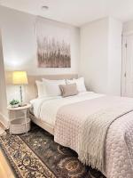 Cozy 2BR Apt with Parking, Steps to Brown and RISD - Bed and Breakfast Providence