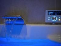 Idéal pour couple, famille & pros - jusqu'à 4 pers - Classé 2 étoiles -Accès baignoire Balnéo 2 personnes EN OPTION - Espace de travail dédié - Proche de la gare et du centre ville - Transports en communs à proximité - Parking privé et gratuit - Wifi - Chambres d'hôtes Angoulême