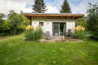 Ferienhaus Kleine Sommerliebe - mit Garten am Radwanderweg - B&B Warenshof