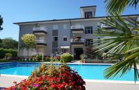 Enjoy the pool at our cozy flat - Bed and Breakfast Porto Santa Margherita