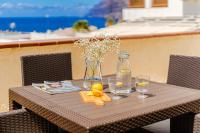 2 BDR Apartment in the Heart of Los Gigantes - B&B Santiago del Teide