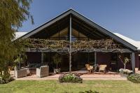 Purple Shore Spacious Family Stay Near Busselton Jetty - Chambres d'hôtes Busselton