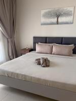 Suite with Lake View