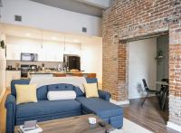 1 BR Downtown Pittsburgh with Best Roof Top View - B&B Pittsburgh