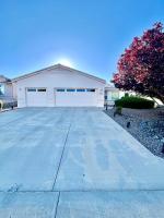 Large Prescott Home with 3-car Garage Central & Quiet - B&B Prescott