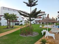 Très Joli Appartement en résidence avec piscine - B&B Cabo Negro