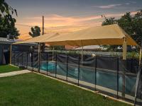 Remodeld5BR Modern Retreat with Covered Pool - B&B El Paso