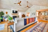 Mtn Views, Deck, Porches and Patio Asheville Escape - B&B Asheville