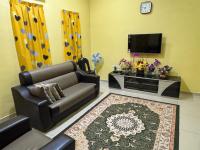 Deena Homestay Seri Gading BP - B&B Seri Gading