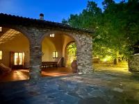 Podere Fichereto Casa in pietra sulle Colline di Firenze con Oliveto e Parcheggio - Chambres d'hôtes Scandicci