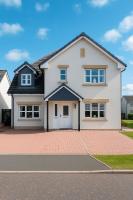 3BR Detached Home, Driveway & Large Rear Garden - B&B Hogganfield