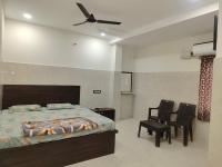 SWASTIK STAY Ac and Non Ac Rooms - Bed and Breakfast Raigīr