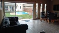 Casa 3 dormitorios en Barrio Privado con vigilancia en Haras el Terraplen, General Rodriguez, con Pileta, quincho, parrilla - Chambres d'hôtes General Rodriguez