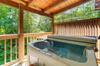 Hot Tub and Game Area Rustic Cabin 5 Mi to GSMNP - Chambres d’hôtes Gatlinburg