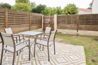 Les Deux Estrades Confort, Panache et Netflix - B&B Cholet