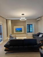 The Lake Villa - Bed and Breakfast Tirana