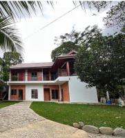 Deluxe Room (2 Adults + 1 Child)