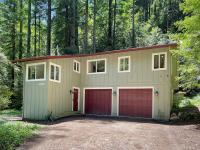 Cozy cabin deep in the redwoods with WiFi and Hot Tub - Chambres d’hôtes Guerneville