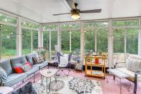 Sunroom and Yard Charming Hot Springs Home! - B&B Hot Springs