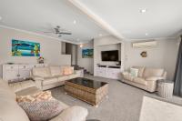 Spacious Paihia Escape with Stunning Views - B&B Paihia