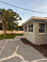 LivoOne - Coastal Comfort - B&B Bradenton