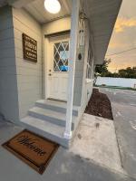 LivoOne - Coastal Comfort - B&B Bradenton