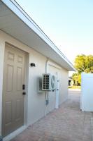 Brand NEW Renovated Coastal Beach House - B&B Naples