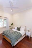 Floreat Family Home - With Kids Play Equipment - Bed and Breakfast Perth