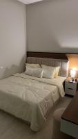 جناح أنيق عصري ملاذ بصالة وغرفة نوم - Bed and Breakfast Al Kharj