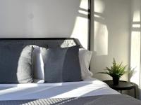 Winter living, Downtown 1BR Apt with kitchen and laundry, Near Convention Center and PPAC - Bed and Breakfast Providence