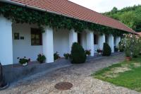 Cseresznyés Vendégház - B&B