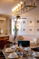 Penthouse The Olaf at Chiang Mai's Old Town Suandok Gate I Entire Villa Booking I 4 Bedrooms I Daily Housekeeping - B&B Chiang Mai