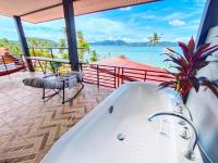 Deluxe Suite with Sea View