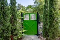 Luxury Retreat Just Steps from UF Main Campus - B&B Gainesville