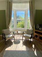 Beautiful seafront apartment, free parking permits - B&B Portsmouth