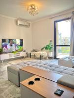 Panoramic View Luxury 2 Beds Hotel Apart - East Town Compound - Sodic - New Cairo - Cairo - Chambres d'hôtes Le Caire