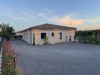 Villa Floria Neuve avec Piscine Privée Chauffée en Sud Ardèche - Chambres d’hôtes Joyeuse